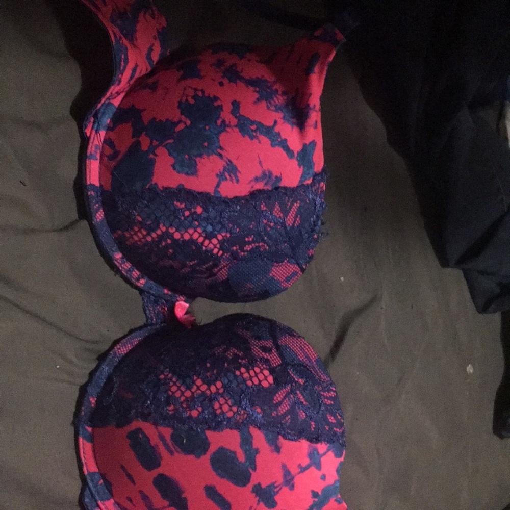 A Tarea bra in women